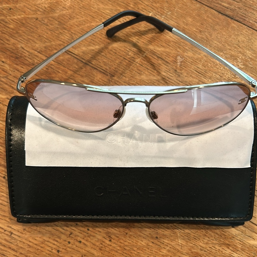 Authentic Chanel sunglasses and case - Picture 9 of 12